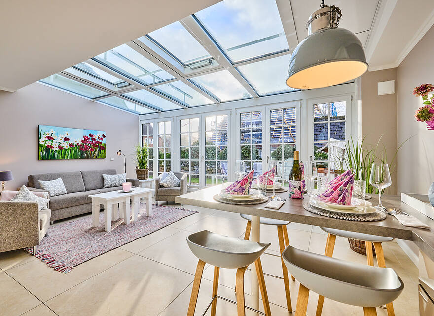 Wohn-/Esszimmer mit Terrasse