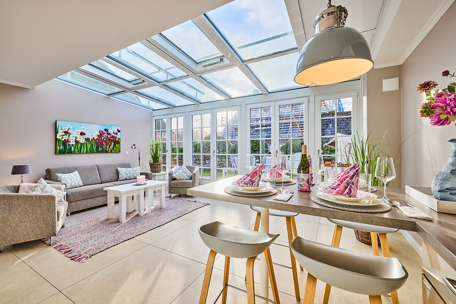 Wohn-/Esszimmer mit Terrasse